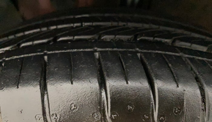 2017 Hyundai Creta SX PLUS 1.6 PETROL, Petrol, Manual, 56,521 km, Left Front Tyre Tread