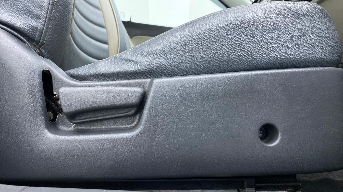 2018 Maruti Alto K10 VXI P, Petrol, Manual, 30,224 km, Driver Side Adjustment Panel