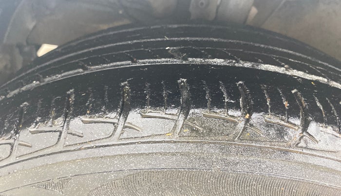 2019 Maruti Baleno DELTA PETROL 1.2, Petrol, Manual, 38,022 km, Left Front Tyre Tread