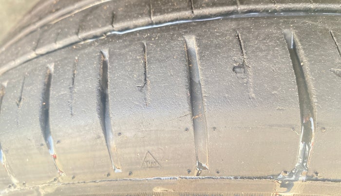 2019 Maruti Baleno ZETA CVT PETROL 1.2, Petrol, Automatic, 39,410 km, Right Front Tyre Tread