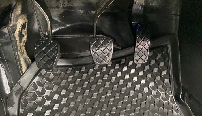 2023 Skoda KUSHAQ STYLE 1.0L TSI MT, Petrol, Manual, 66,576 km, Pedals