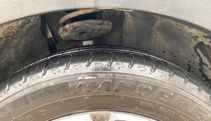 2023 Skoda KUSHAQ STYLE 1.0L TSI MT, Petrol, Manual, 66,576 km, Right Front Tyre Tread