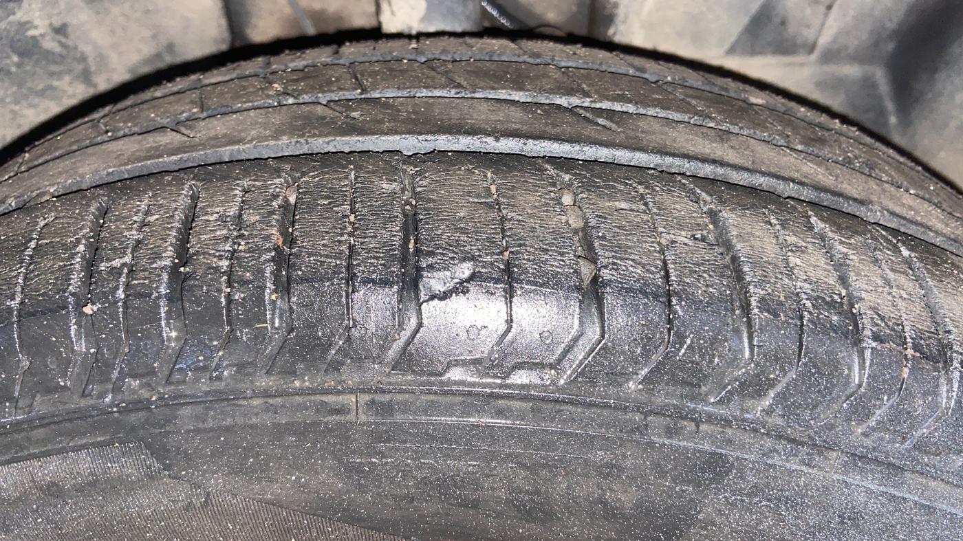 2021 Tata PUNCH ACCOMPLISHED MT, Petrol, Manual, 63,980 km, Right Front Tyre Tread