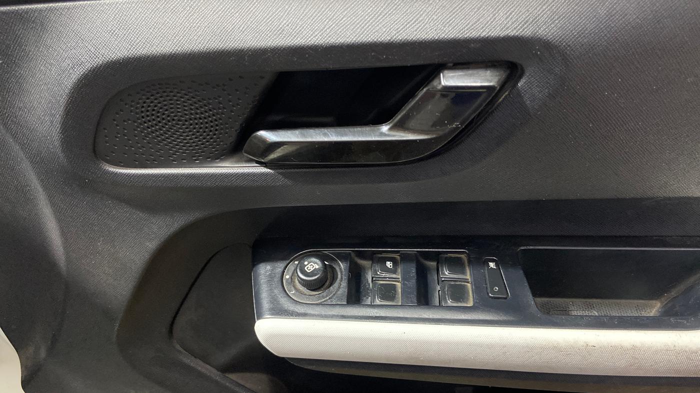 2021 Tata PUNCH ACCOMPLISHED MT, Petrol, Manual, 63,980 km, Driver Side Door Panels Control