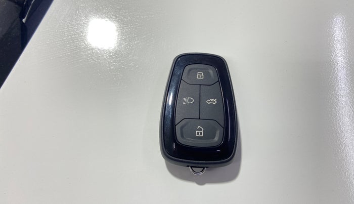 2021 Tata PUNCH ACCOMPLISHED MT, Petrol, Manual, 63,980 km, Key Close Up