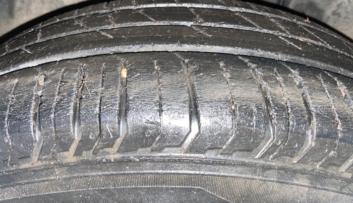 2021 Tata PUNCH ACCOMPLISHED MT, Petrol, Manual, 63,980 km, Left Front Tyre Tread