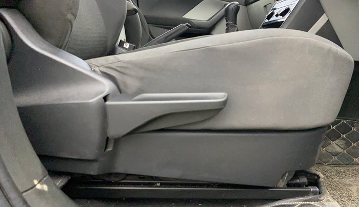 2022 Skoda KUSHAQ ACTIVE 1.0L TSI MT, Petrol, Manual, 41,024 km, Driver Side Adjustment Panel