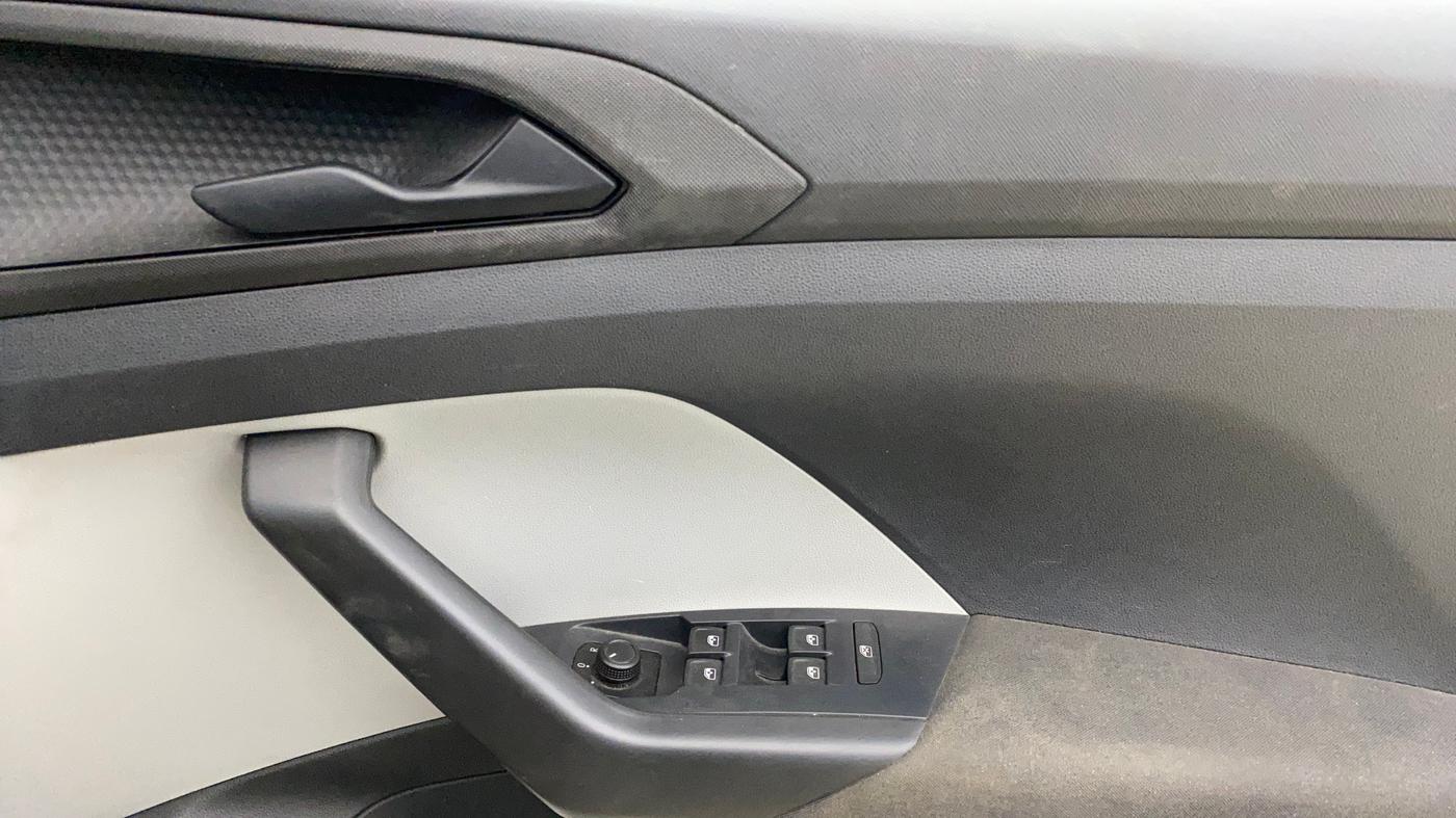 2022 Skoda KUSHAQ ACTIVE 1.0L TSI MT, Petrol, Manual, 41,024 km, Driver Side Door Panels Control