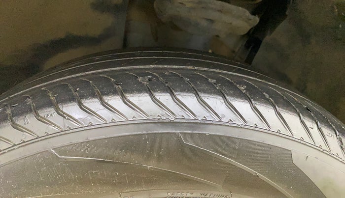 2022 Skoda KUSHAQ ACTIVE 1.0L TSI MT, Petrol, Manual, 41,024 km, Left Front Tyre Tread