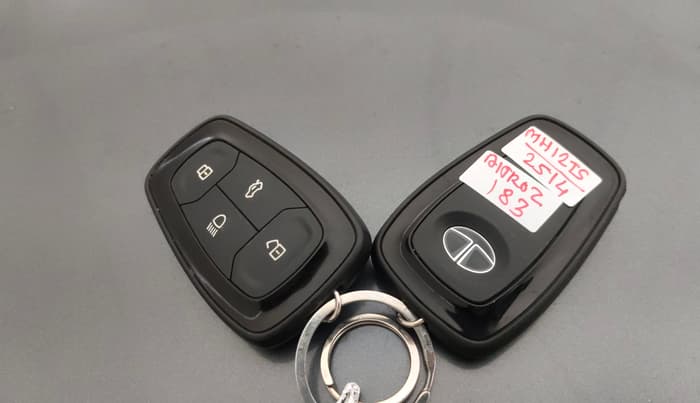 2021 Tata ALTROZ XZ PETROL, Petrol, Manual, 67,879 km, Key Close Up