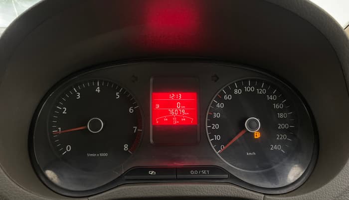 2013 Volkswagen Vento COMFORTLINE 1.6, Petrol, Manual, 76,079 km, Odometer Image