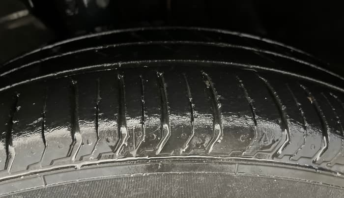 2021 Tata PUNCH ADVENTURE AMT, CNG, Automatic, 54,079 km, Left Front Tyre Tread