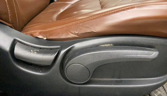 2018 Hyundai Creta E PLUS 1.6 PETROL, Petrol, Manual, 1,03,772 km, Driver Side Adjustment Panel