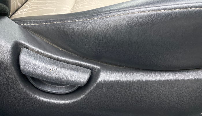2019 Hyundai Grand i10 MAGNA 1.2 KAPPA VTVT, Petrol, Manual, 30,279 km, Driver Side Adjustment Panel