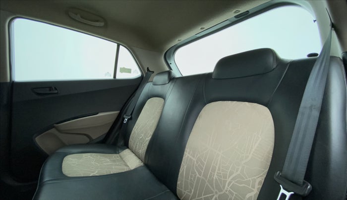 2019 Hyundai Grand i10 MAGNA 1.2 KAPPA VTVT, Petrol, Manual, 30,279 km, Right Side Rear Door Cabin