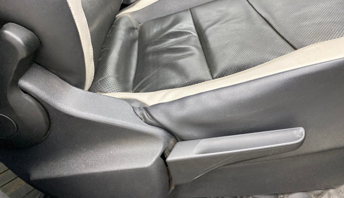 2022 Volkswagen TAIGUN TOPLINE 1.0 TSI MT, Petrol, Manual, 1,36,897 km, Driver Side Adjustment Panel