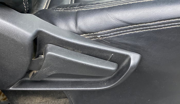 2019 Maruti S PRESSO VXI+, Petrol, Manual, 18,203 km, Driver Side Adjustment Panel