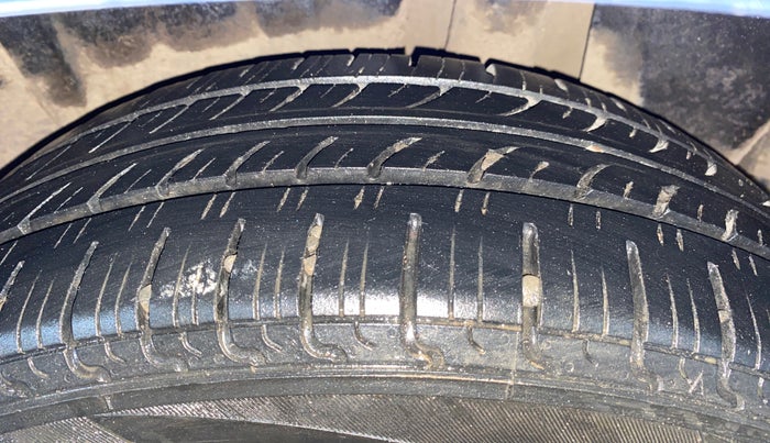 2020 Maruti Ertiga ZXI+ SHVS, Petrol, Manual, 74,793 km, Left Rear Tyre Tread