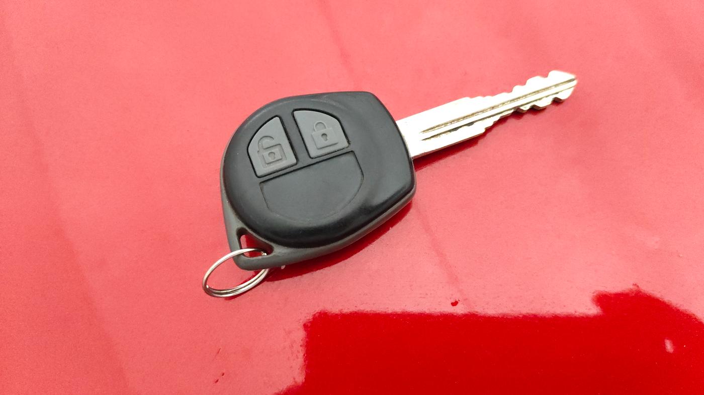 2014 Maruti Swift VXI, CNG, Manual, 41,166 km, Key Close Up