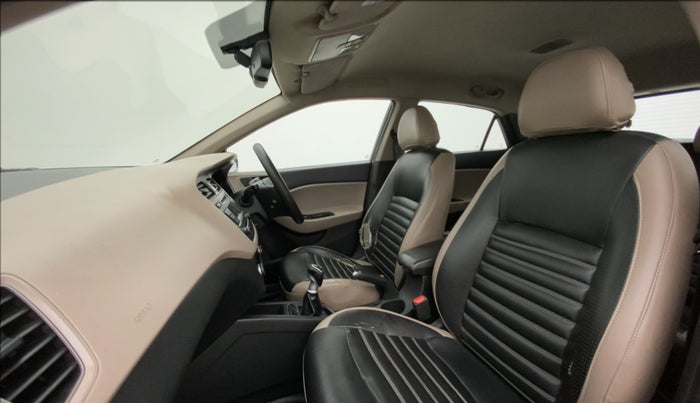 2014 Hyundai Elite i20 ASTA 1.4 CRDI, Diesel, Manual, 97,687 km, Right Side Front Door Cabin