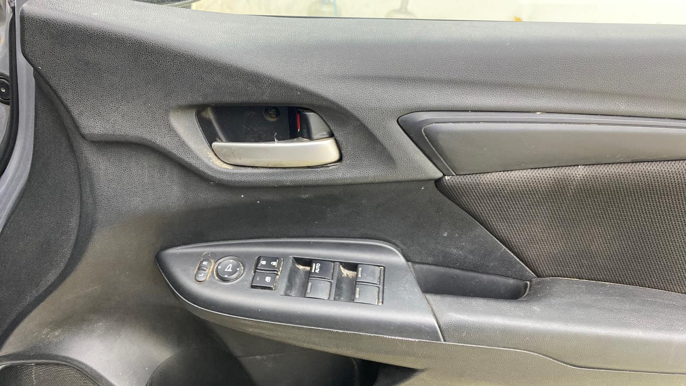 2021 Honda WR-V 1.5L I-DTEC SV MT, Diesel, Manual, 41,411 km, Driver Side Door Panels Control