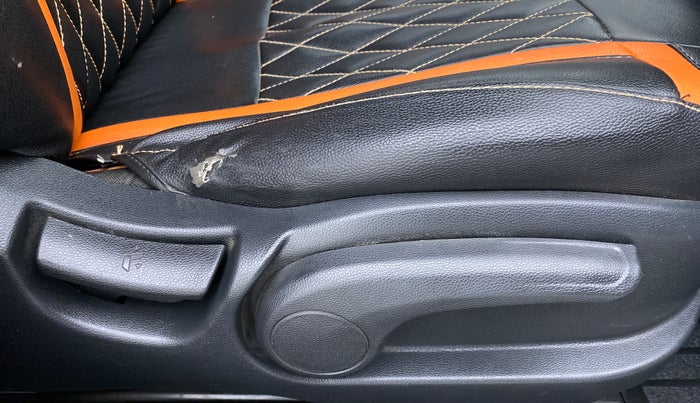 2017 Hyundai i20 Active 1.2 S, Petrol, Manual, 38,232 km, Driver Side Adjustment Panel