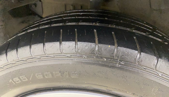 2019 Tata NEXON XM PETROL, Petrol, Manual, 59,736 km, Right Rear Tyre Tread