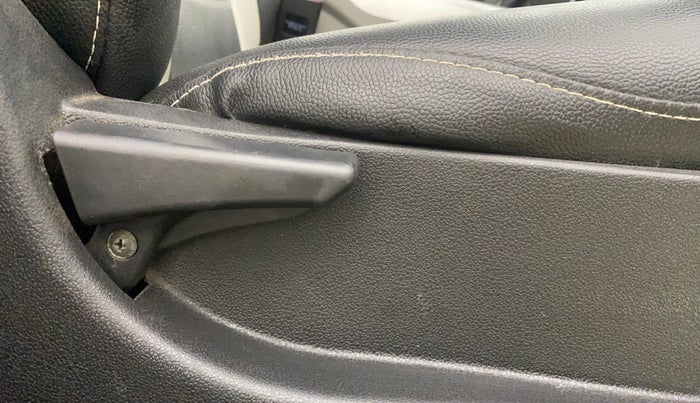 2019 Tata NEXON XM PETROL, Petrol, Manual, 59,736 km, Driver Side Adjustment Panel