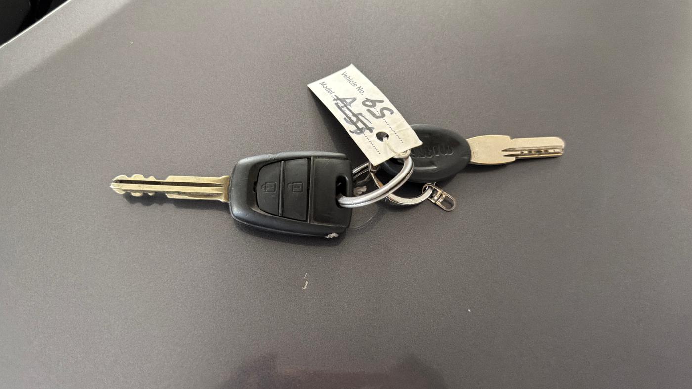 2018 Hyundai Grand i10 SPORTZ 1.2 KAPPA VTVT, Petrol, Manual, 93,659 km, Key Close Up