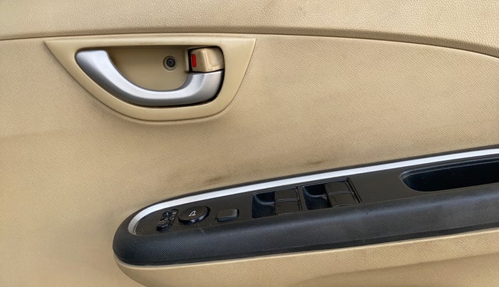 2016 Honda Amaze 1.2L I-VTEC VX, Petrol, Manual, 23,030 km, Driver Side Door Panels Control