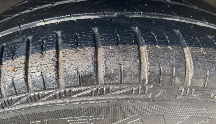 2016 Honda Amaze 1.2L I-VTEC VX, Petrol, Manual, 23,030 km, Left Front Tyre Tread