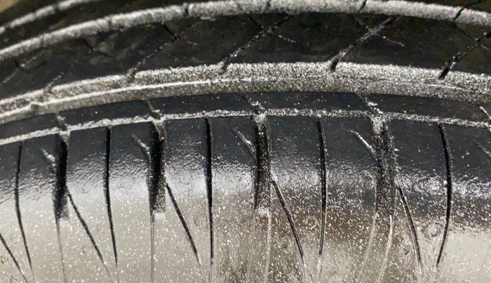 2013 Toyota Etios Liva G, Petrol, Manual, 76,853 km, Left Front Tyre Tread