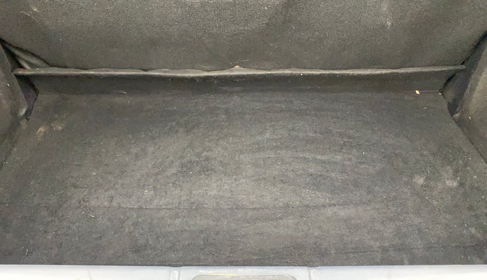 2013 Toyota Etios Liva G, Petrol, Manual, 76,853 km, Boot Inside