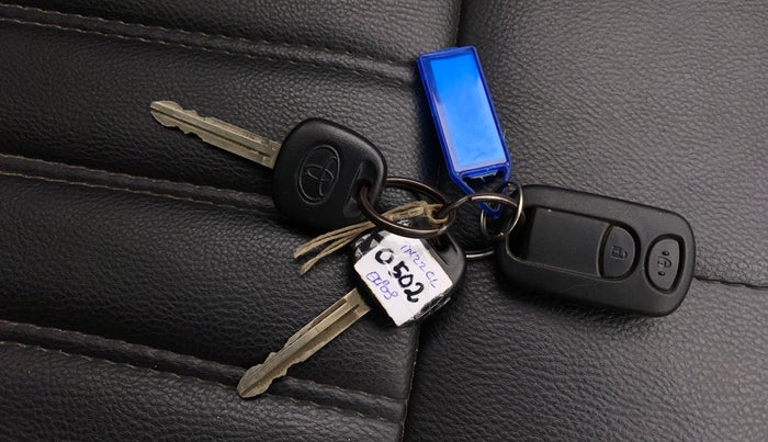 2013 Toyota Etios Liva G, Petrol, Manual, 76,853 km, Key Close Up