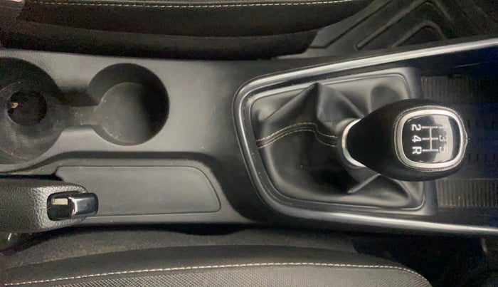 2021 Hyundai NEW I20 ASTA (O) 1.2 MT, Petrol, Manual, 34,945 km, Gear Lever