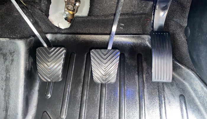 2021 Hyundai NEW I20 ASTA (O) 1.2 MT, Petrol, Manual, 34,945 km, Pedals