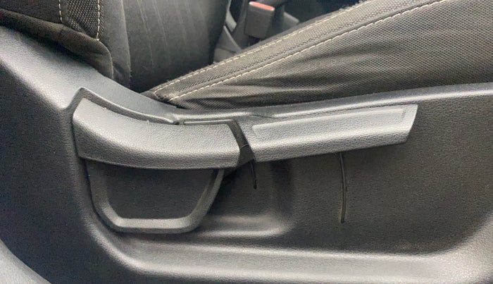 2021 Hyundai NEW I20 ASTA (O) 1.2 MT, Petrol, Manual, 34,945 km, Driver Side Adjustment Panel