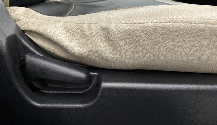 2017 Maruti Wagon R 1.0 VXI, Petrol, Manual, Driver Side Adjustment Panel