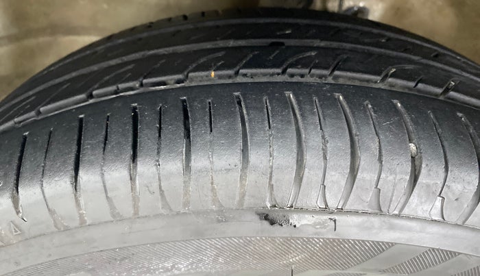2017 Maruti Wagon R 1.0 VXI, Petrol, Manual, Left Front Tyre Tread