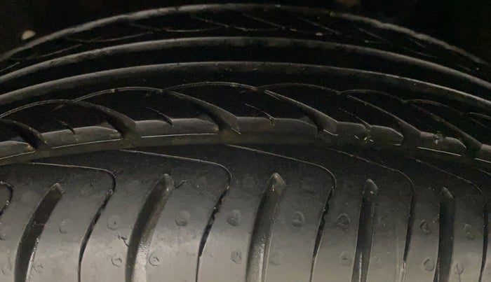 2017 Ford Ecosport TITANIUM 1.5L PETROL AT, Petrol, Automatic, 42,467 km, Left Rear Tyre Tread