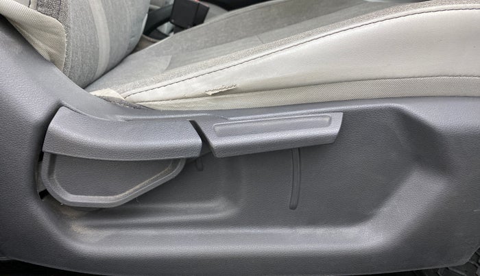 2021 Hyundai GRAND I10 NIOS SPORTZ U2 AMT 1.2 CRDI, Diesel, Automatic, 31,604 km, Driver Side Adjustment Panel