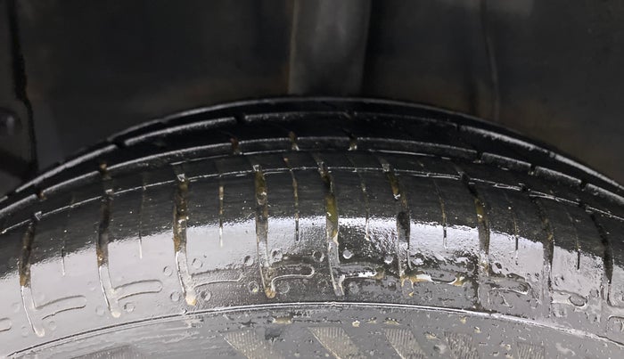 2021 Hyundai GRAND I10 NIOS SPORTZ U2 AMT 1.2 CRDI, Diesel, Automatic, 31,604 km, Right Rear Tyre Tread