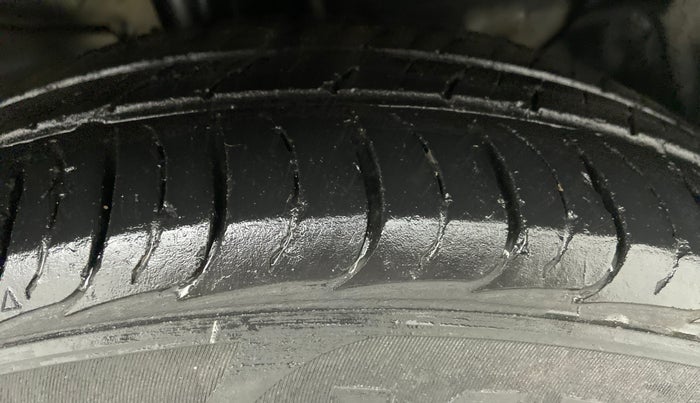 2019 KIA SELTOS HTK 1.5 PETROL, Petrol, Manual, 39,585 km, Right Front Tyre Tread