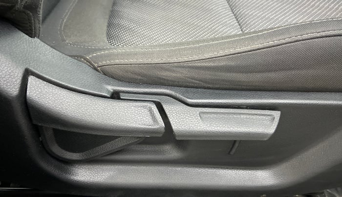 2019 KIA SELTOS HTK 1.5 PETROL, Petrol, Manual, 39,585 km, Driver Side Adjustment Panel