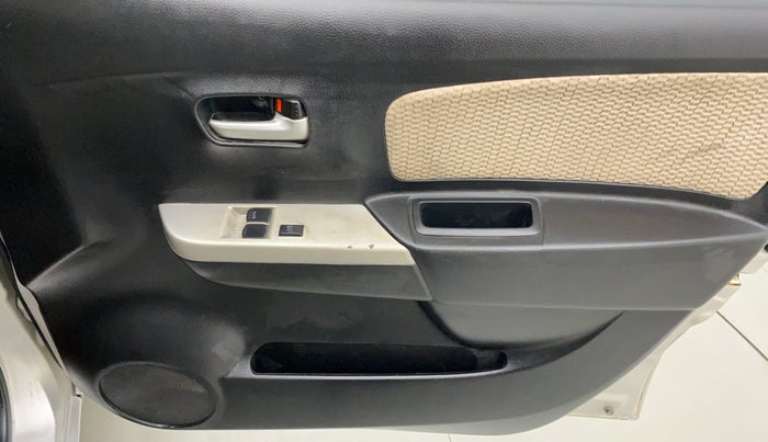 2018 Maruti Wagon R 1.0 LXI, CNG, Manual, 63,841 km, Driver Side Door Panels Control