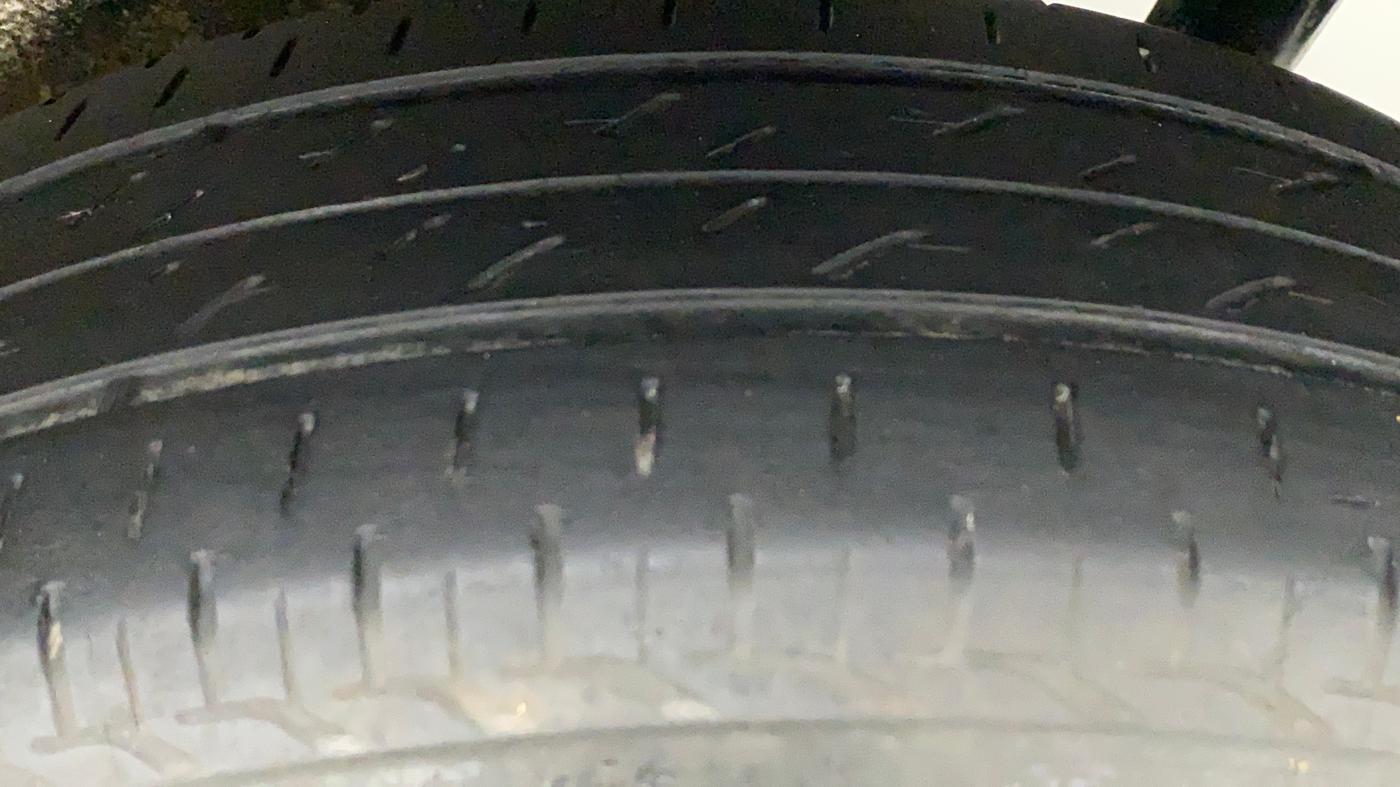 2018 Maruti Wagon R 1.0 LXI, CNG, Manual, 63,841 km, Left Rear Tyre Tread