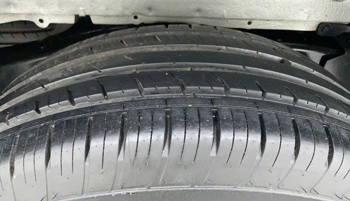 2017 Mahindra Scorpio S4+Intelli Hybrid 2WD, Diesel, Manual, 45,482 km, Right Rear Tyre Tread