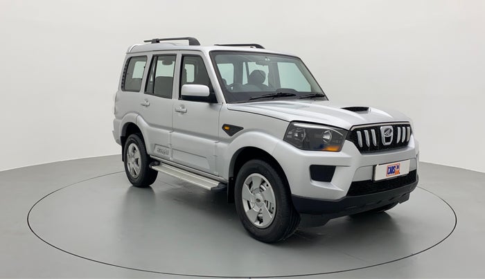 2017 Mahindra Scorpio S4+Intelli Hybrid 2WD, Diesel, Manual, 45,482 km, Right Front Diagonal