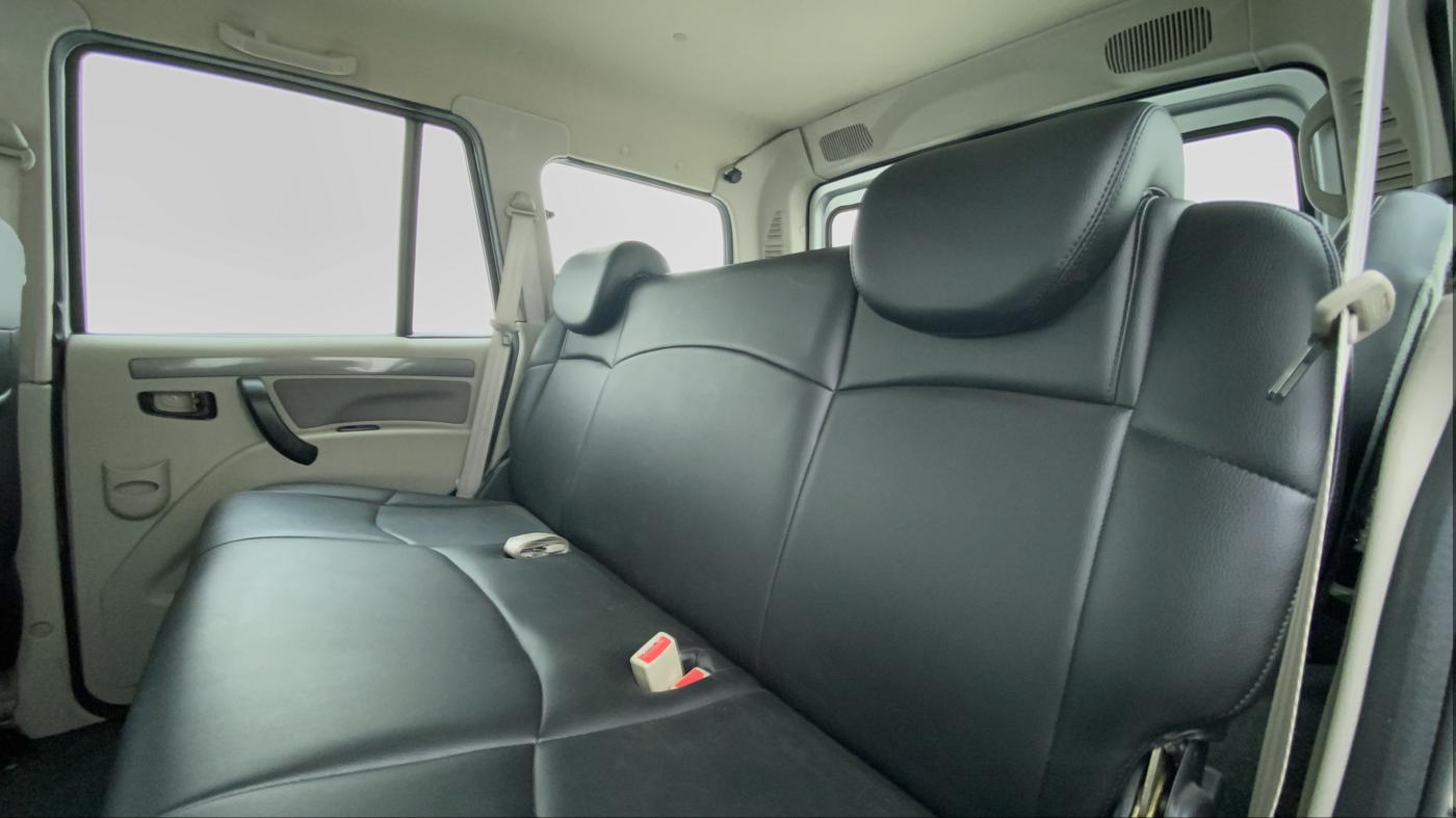 2017 Mahindra Scorpio S4+Intelli Hybrid 2WD, Diesel, Manual, 45,482 km, Right Side Rear Door Cabin