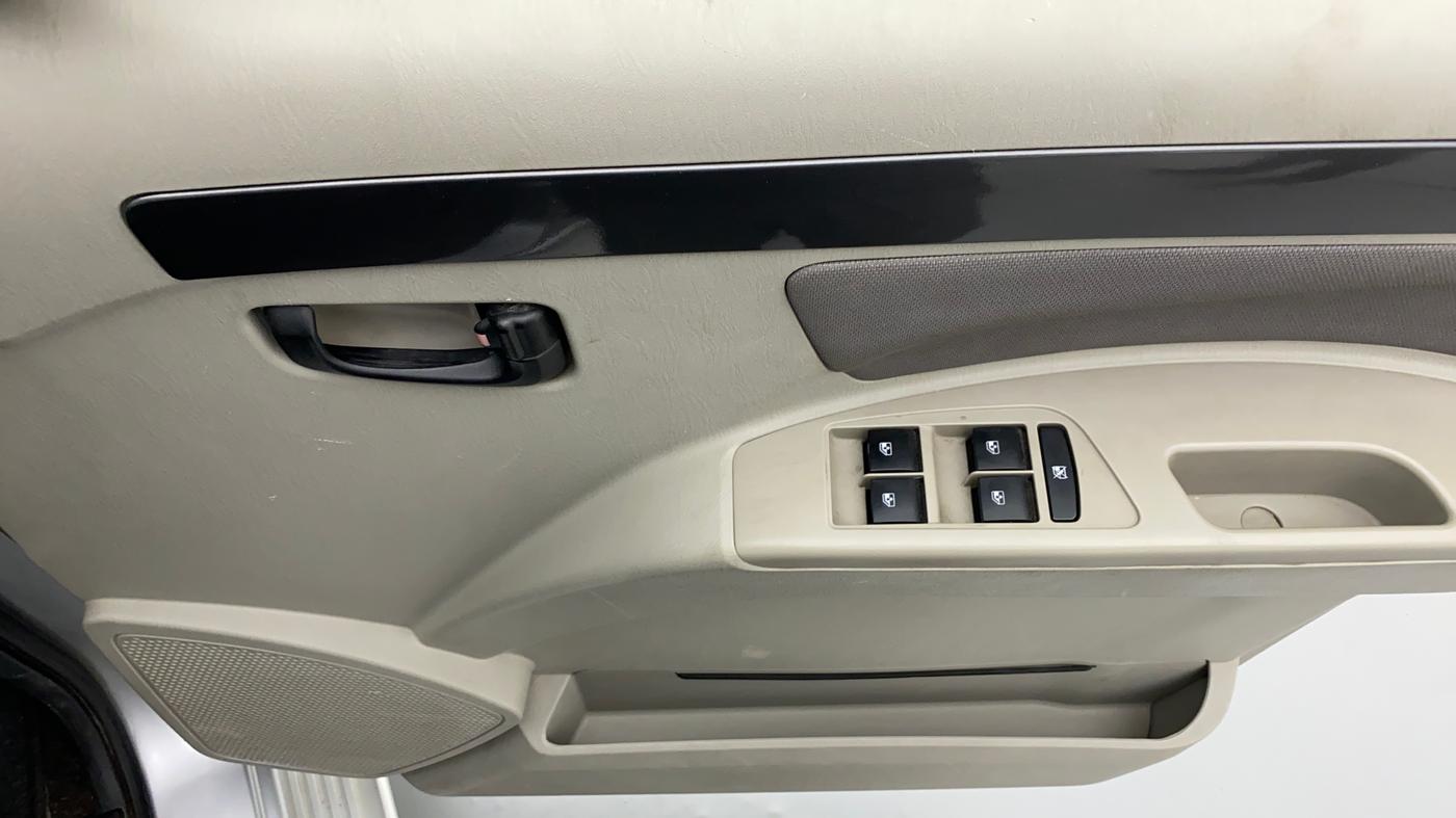 2017 Mahindra Scorpio S4+Intelli Hybrid 2WD, Diesel, Manual, 45,482 km, Driver Side Door Panels Control